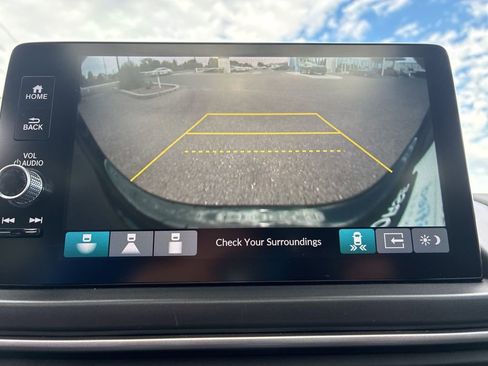 Certified 2024 Honda Pilot Touring image 21