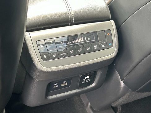 Used 2022 Nissan Pathfinder Platinum w/ Lighting Package (N93) AWD/4WD image 25