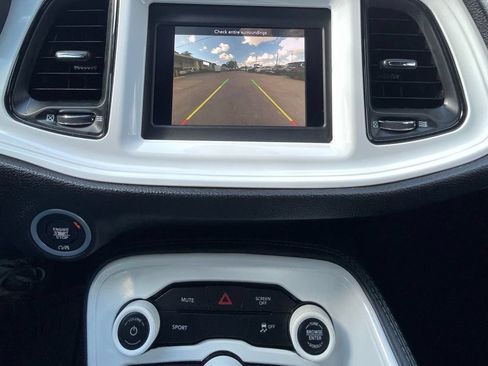 Used 2020 Dodge Challenger SXT RWD image 21