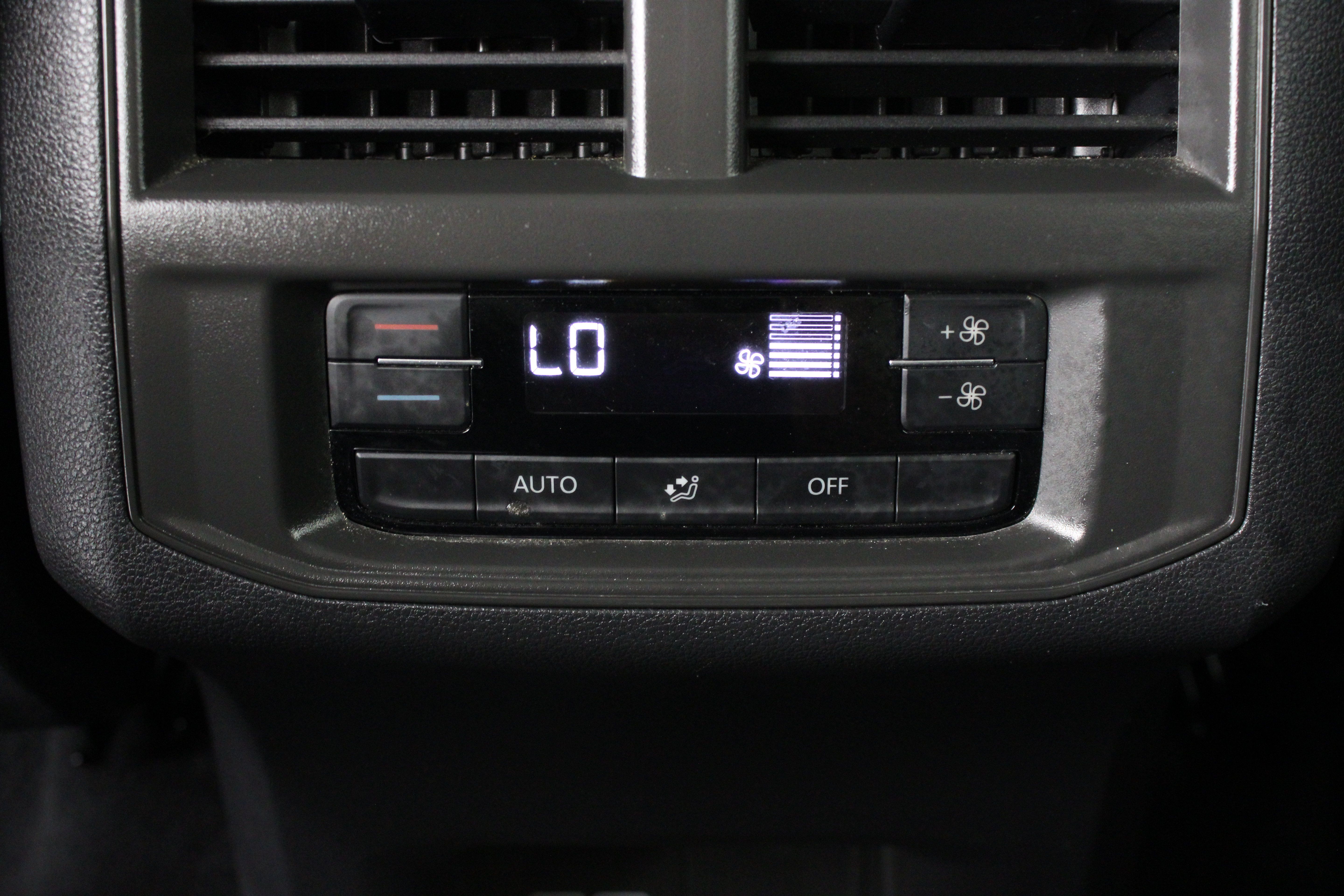 Used 2021 Volkswagen Atlas SE FWD image 30