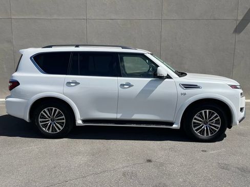 Used 2021 Nissan Armada SV w/ SV Appearance Package RWD image 5
