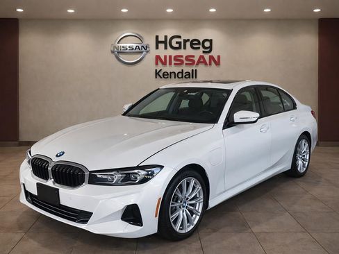 Used 2024 BMW 330e RWD image 3