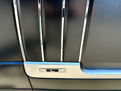 Used 2017 Land Rover Range Rover LWB SV Autobiography image 14