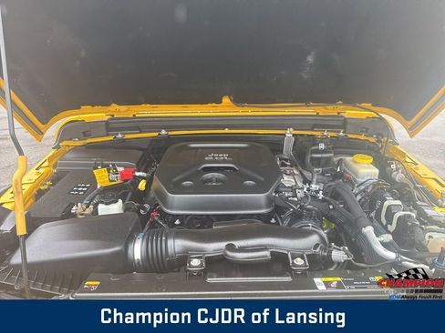 Used 2021 Jeep Wrangler Unlimited Rubicon w/ Cold Weather Group image 10