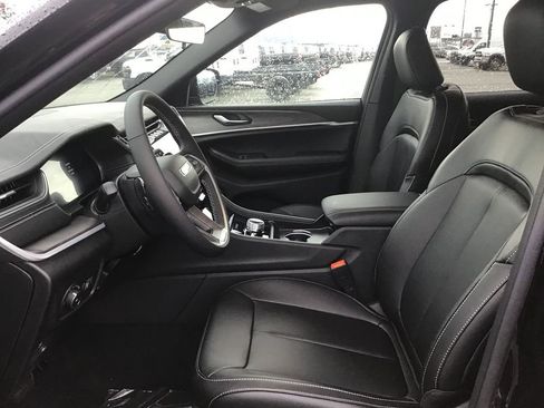 New 2025 Jeep Grand Cherokee Limited w/ Trailer Tow Package image 12