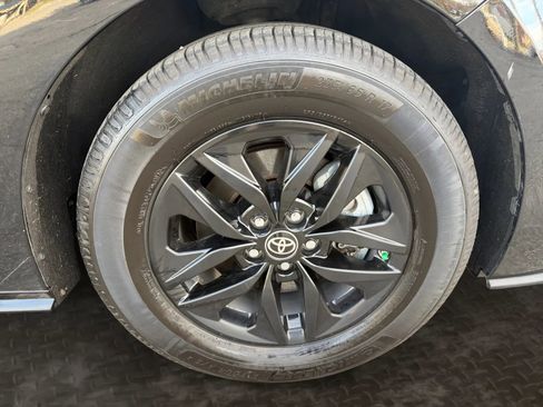 Used 2021 Toyota Sienna LE image 42