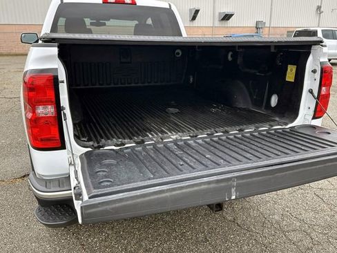 Used 2018 Chevrolet Silverado 1500 LT w/ All Star Edition image 12