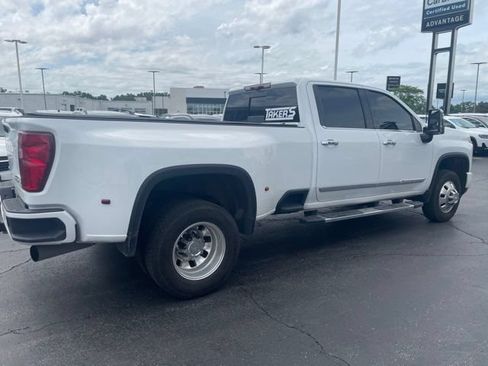Used 2024 Chevrolet Silverado 3500 High Country w/ Technology Package AWD/4WD image 2