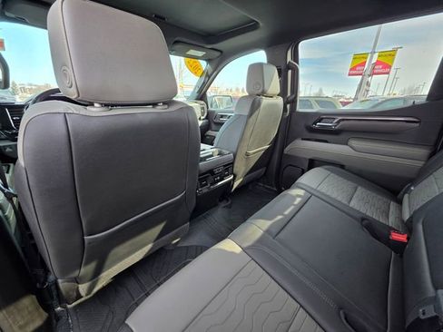 Used 2022 Chevrolet Silverado 1500 ZR2 w/ Technology Package image 14