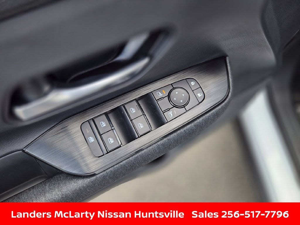 Used 2026 Nissan Kicks SV w/ SV Premium Package FWD image 21