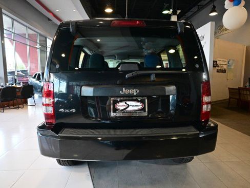 Used 2012 Jeep Liberty Sport AWD/4WD image 6