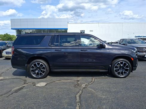 Certified 2023 Chevrolet Suburban RST AWD/4WD image 8