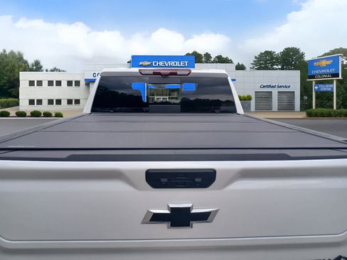 Used 2025 Chevrolet Silverado 1500 High Country AWD/4WD image 30