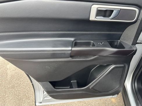 Used 2020 Ford Explorer XLT w/ Equipment Group 202A image 34