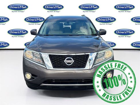 Used 2015 Nissan Pathfinder Platinum w/ Family Entertainment Package image 2