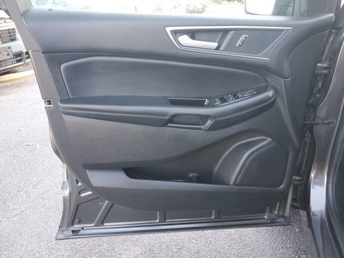 Used 2017 Ford Edge SEL w/ Equipment Group 201A image 17