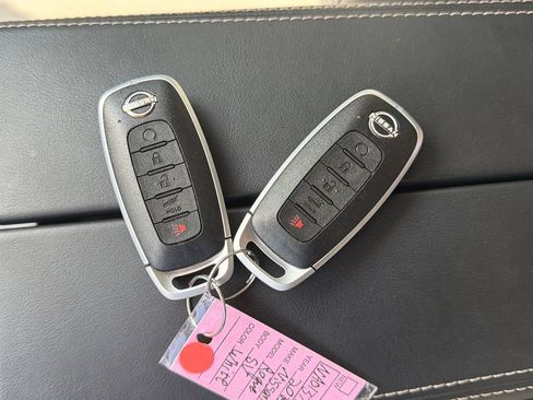 Used 2025 Nissan Rogue SV AWD/4WD image 23