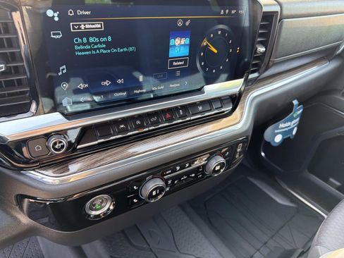 Certified 2023 Chevrolet Silverado 1500 LT AWD/4WD image 9