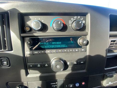 Used 2024 Chevrolet Express 2500 RWD 2500 135 w/ Driver Convenience Package image 29