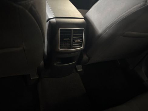 Used 2025 Kia Sportage LX image 24