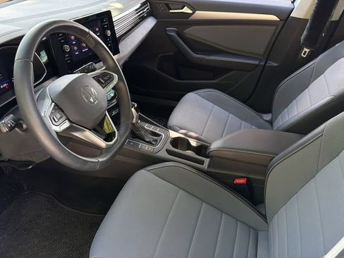 Used 2025 Volkswagen Jetta SE w/ Sunroof Package FWD image 29