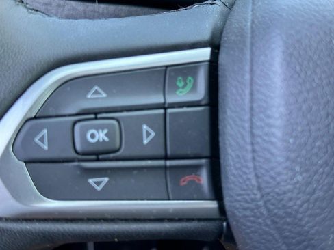 Used 2024 Jeep Compass Latitude AWD/4WD image 18