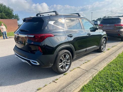 Used 2021 Kia Seltos S AWD/4WD image 3
