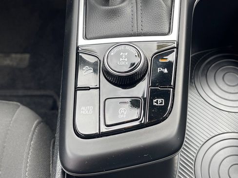 Used 2023 Kia Sportage LX image 25