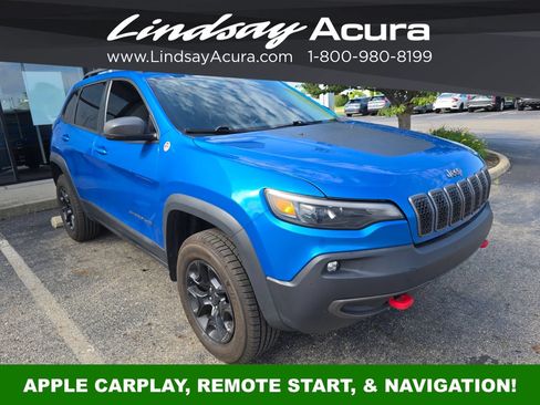 Used 2019 Jeep Cherokee Trailhawk w/ Cold Weather Group AWD/4WD image 2
