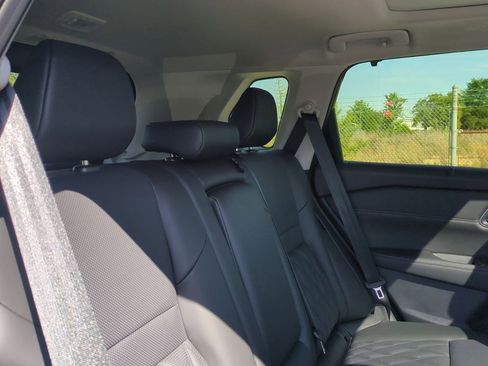 New 2026 Nissan Rogue Platinum AWD/4WD image 37