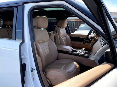 Used 2023 Land Rover Range Rover Long Wheelbase SE image 9