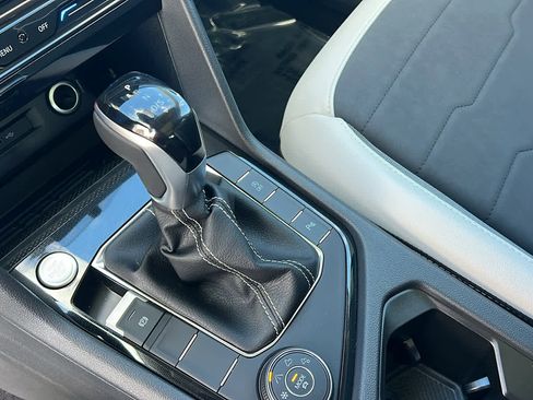 New 2026 Volkswagen Taos SE image 13