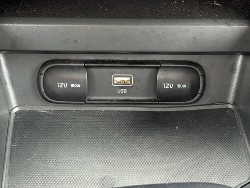 Certified 2025 Kia Soul LX w/ LX Technology Package FWD image 18