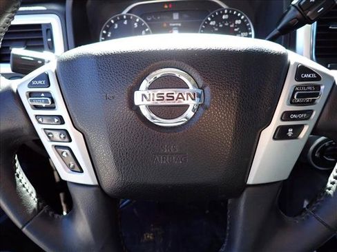 Used 2020 Nissan Titan SL w/ Moonroof Package image 20