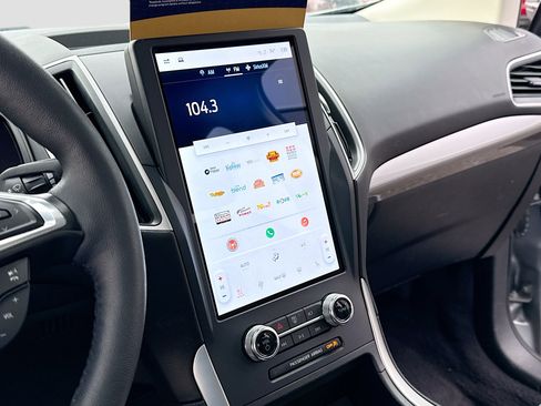 Certified 2024 Ford Edge SEL w/ Convenience Package image 10