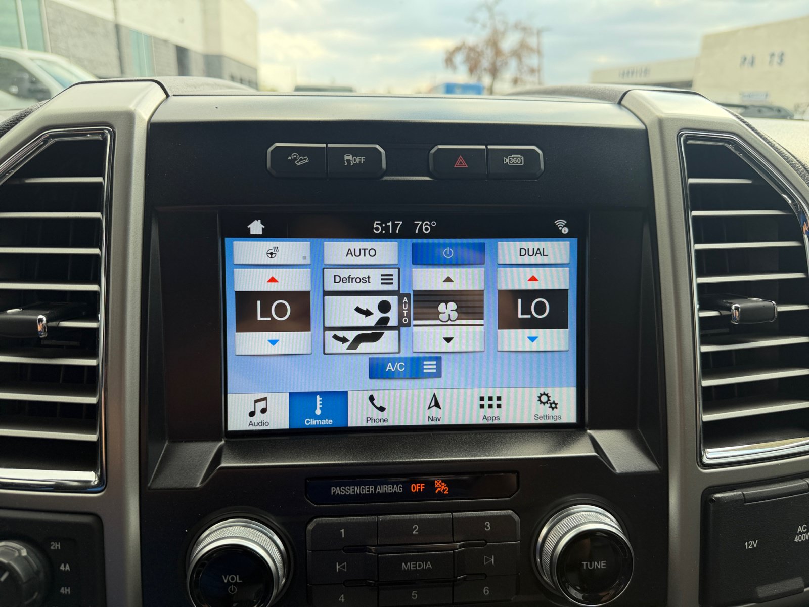 Used 2016 Ford F150 Lariat w/ Equipment Group 502A Luxury AWD/4WD image 26