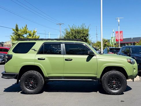 Used 2023 Toyota 4Runner TRD Off-Road Premium w/ Moonroof Package AWD/4WD image 6