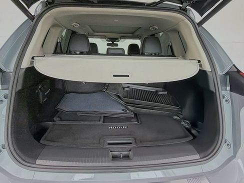 Used 2024 Nissan Rogue SL w/ SL Premium Package FWD image 29