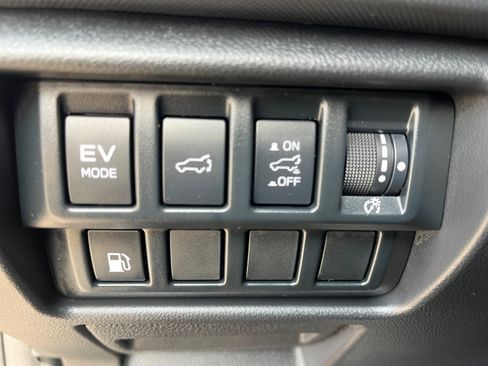 Certified 2025 Subaru Forester Touring AWD/4WD image 12