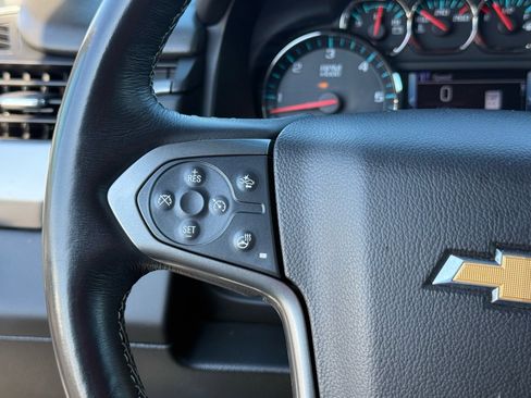 Used 2018 Chevrolet Suburban Premier image 18
