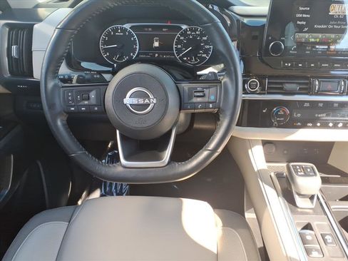 Certified 2023 Nissan Pathfinder SL image 16