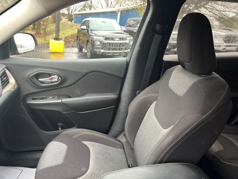 Used 2014 Jeep Cherokee Latitude image 30