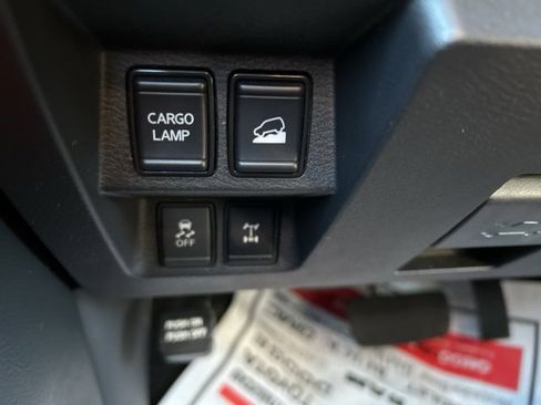 Used 2025 Nissan Frontier PRO-4X w/ Black Accent Package image 16