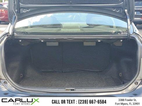 Used 2009 Toyota Corolla 4dr Sdn Auto (Natl) image 12