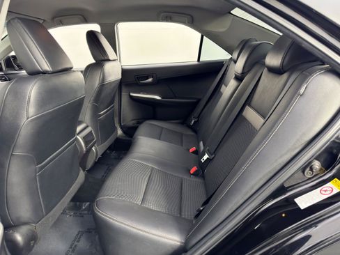 Used 2014 Toyota Camry SE image 32