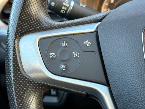 Used 2023 GMC Acadia SLE w/ Driver Convenience Package image 24