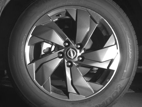 Used 2025 Nissan Rogue SV FWD image 12
