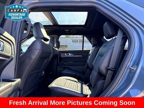 Used 2025 Ford Explorer ST-Line w/ Premium Package image 11