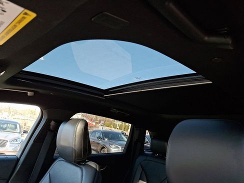 Certified 2020 Lincoln Nautilus Reserve image 14