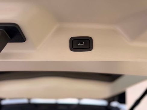 Used 2019 Land Rover Range Rover HSE AWD/4WD image 9